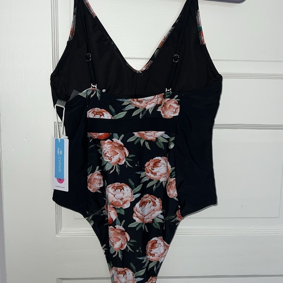 Cupshe one piece padded bathingsuit black with flowers. Never worn. Size large. - Picture 6 of 6